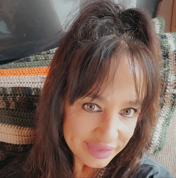 Meet your Posher, Michele - Picture 1 of 1